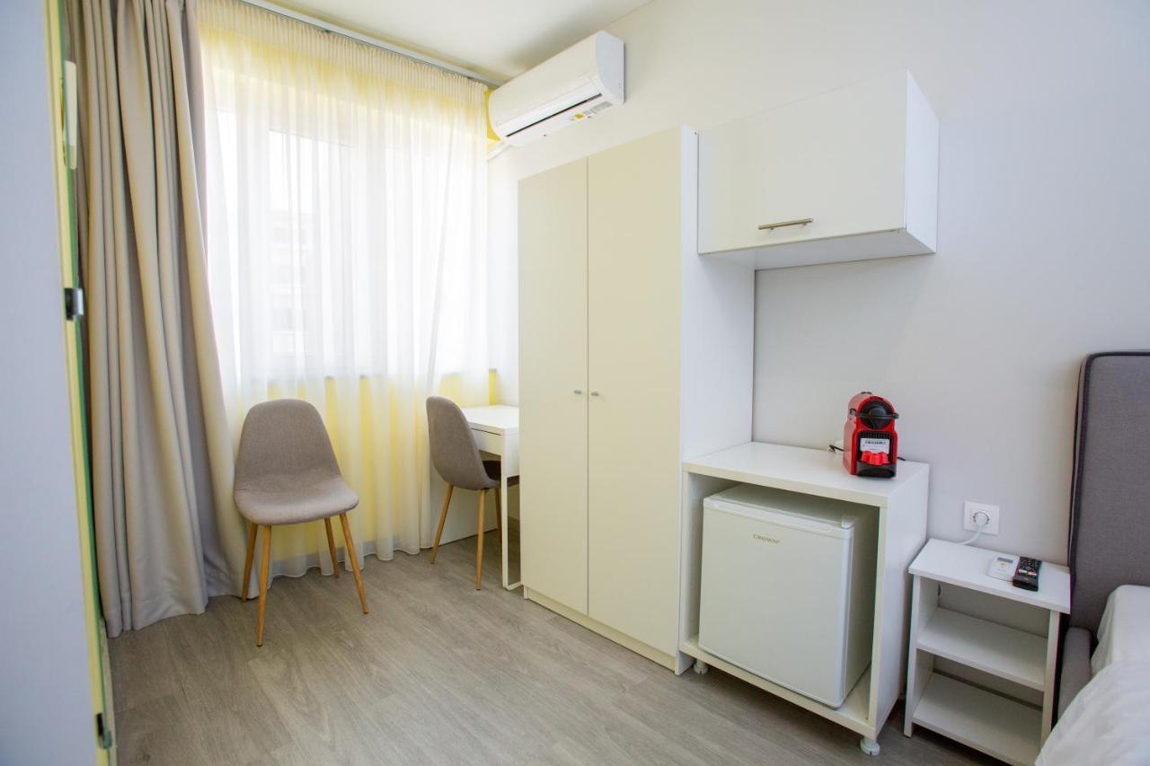 Raise Boutique In The Center Of Apartment